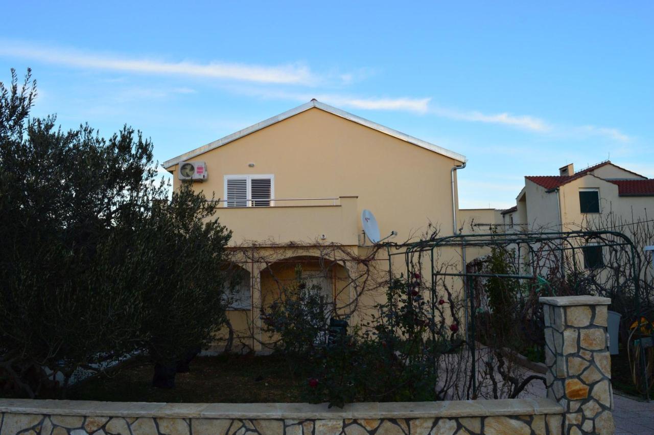 Apartments Vilim Tisno Exterior photo
